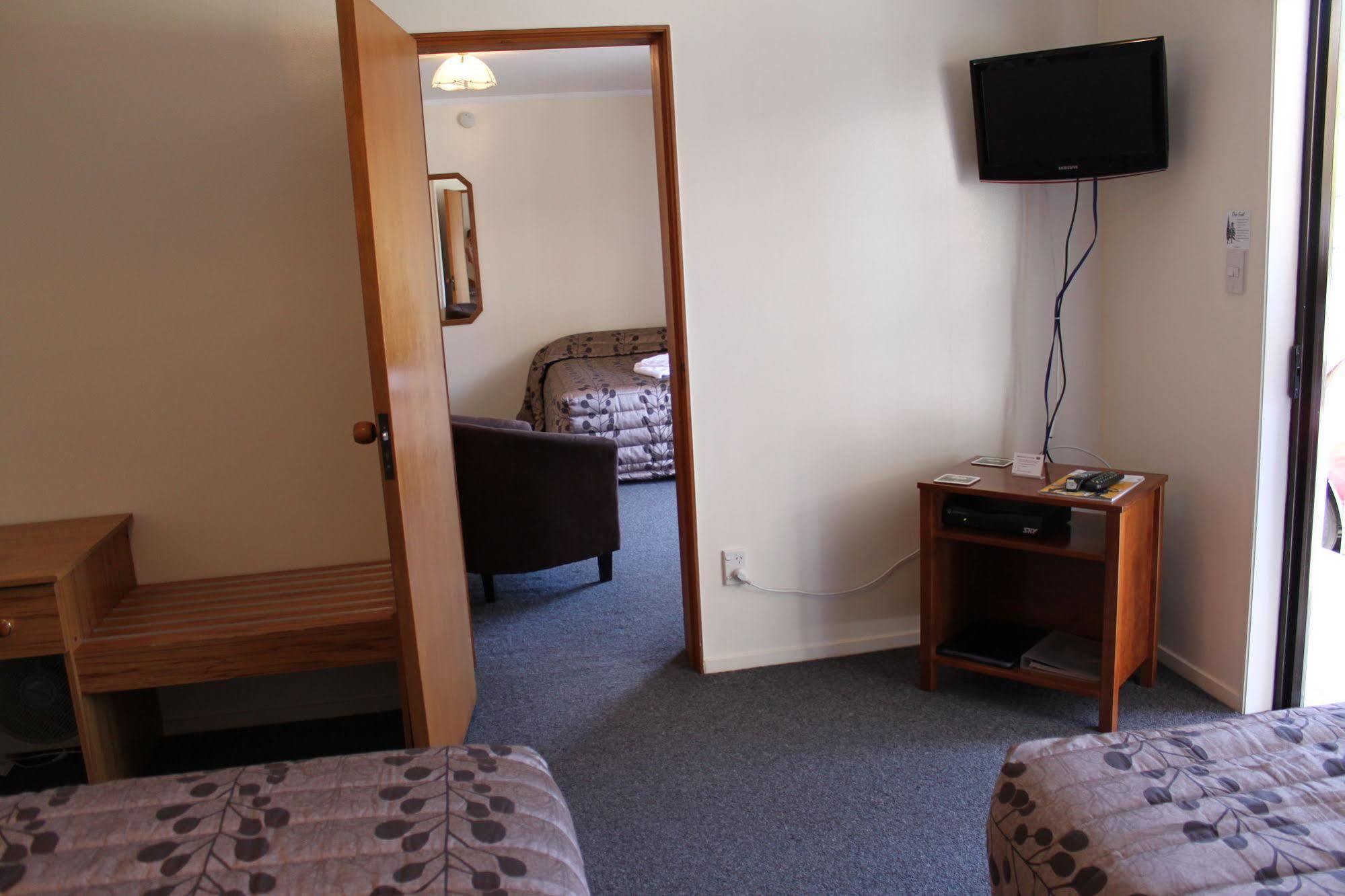 פאנגאריי Cherry Court Motor Lodge מראה חיצוני תמונה