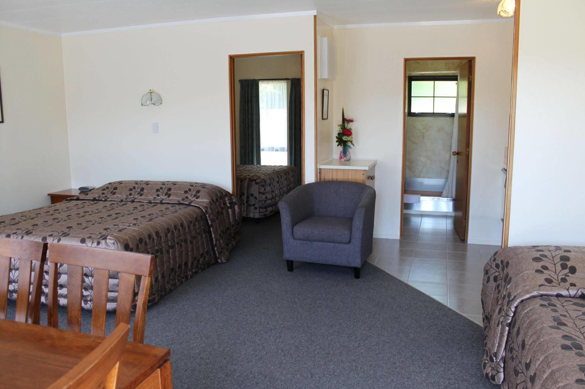 פאנגאריי Cherry Court Motor Lodge מראה חיצוני תמונה